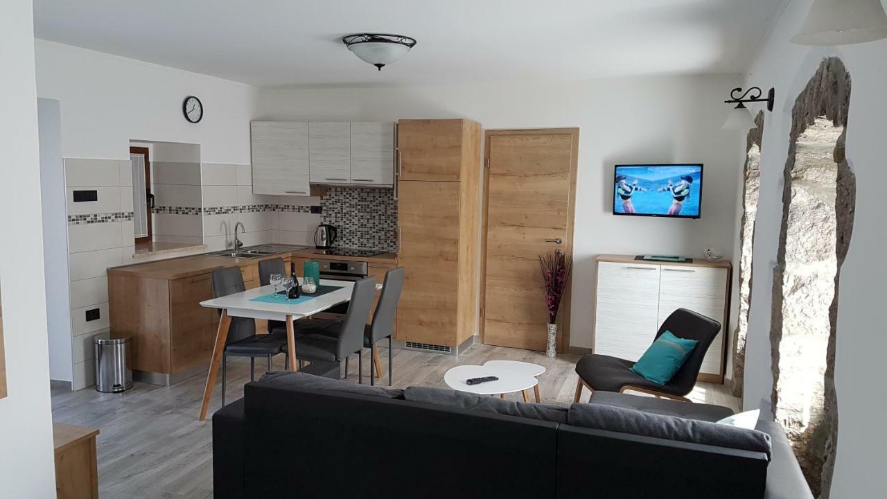 Villa Kos Lupoglav  Exteriér fotografie