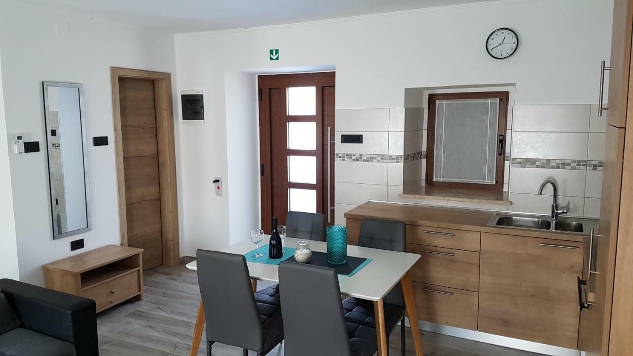 Villa Kos Lupoglav  Exteriér fotografie