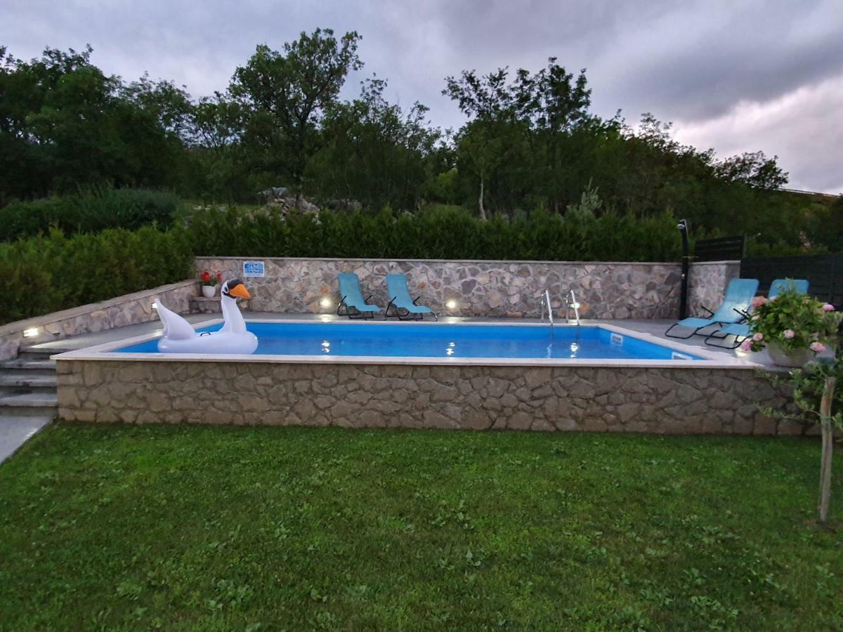 Villa Kos Lupoglav  Exteriér fotografie