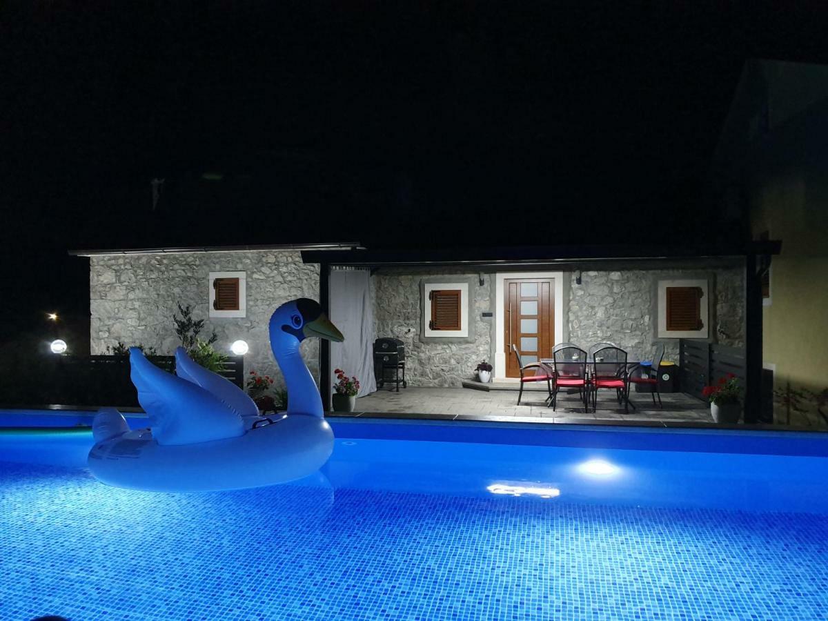 Villa Kos Lupoglav  Exteriér fotografie