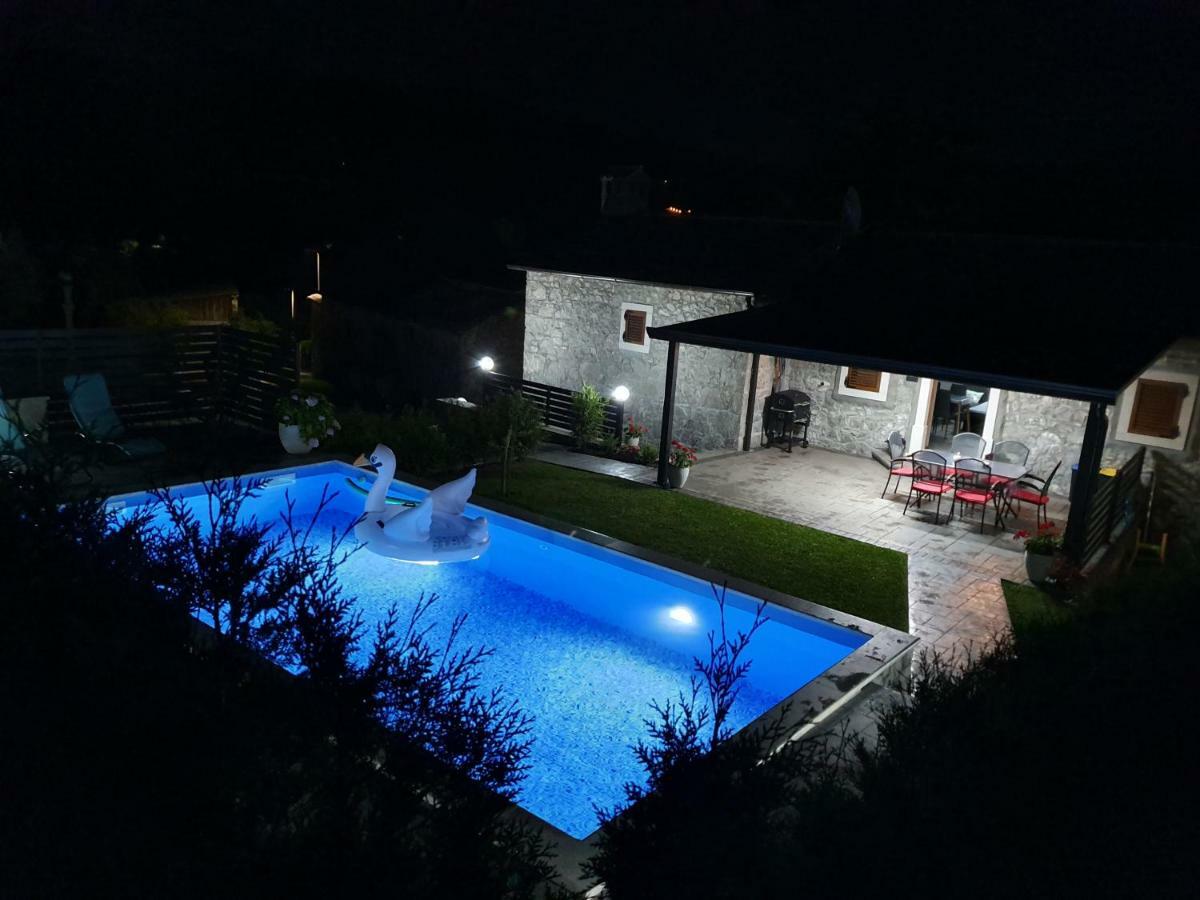 Villa Kos Lupoglav  Exteriér fotografie